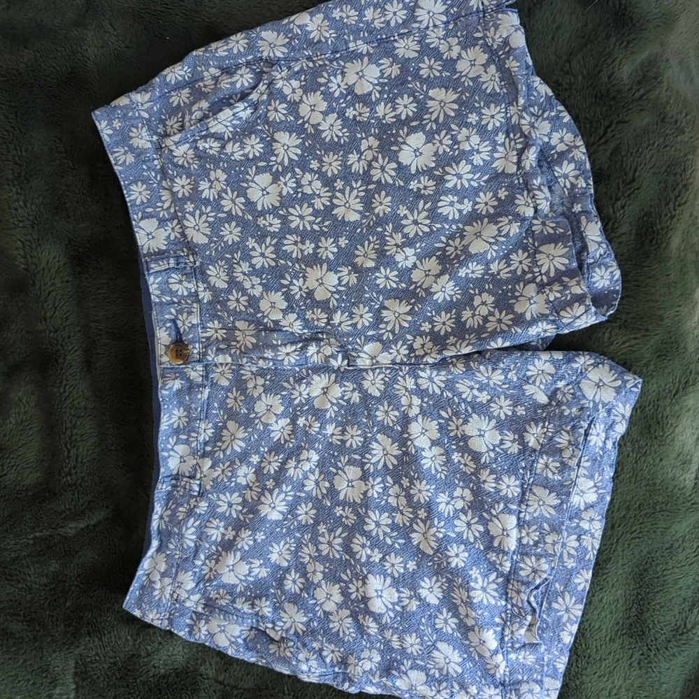 Old Navy Every Day High Rise Chambray Floral Pattern Shorts